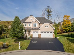 4068 Bentwood Dr, Canonsburg, PA 15317
