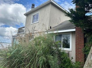 18 Netz Pl, Flanders, NY 11901