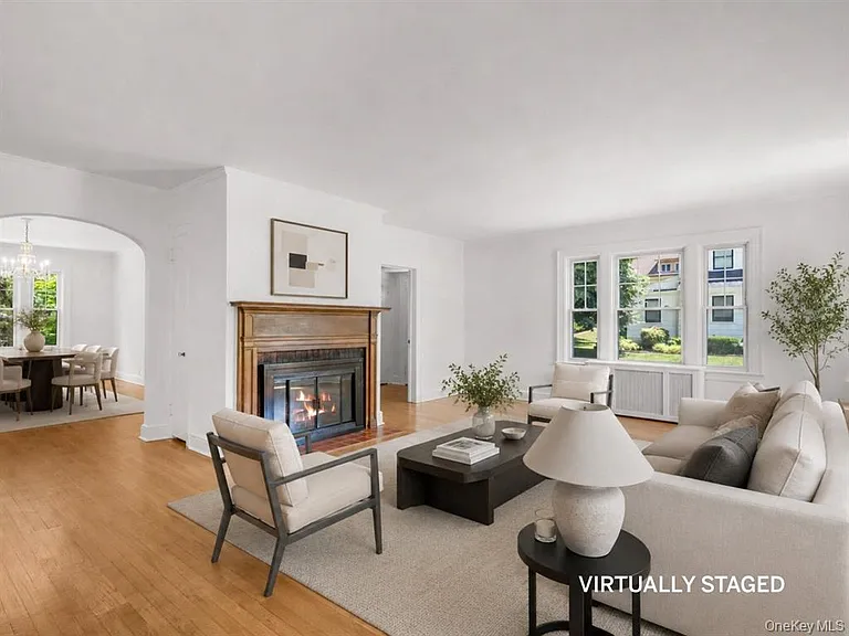 121 Walworth Ave — Photo 3