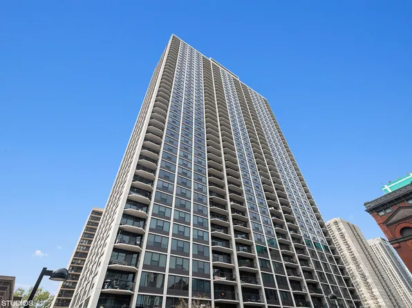 1560 N Sandburg Ter APT 411J, Chicago, IL 60610
