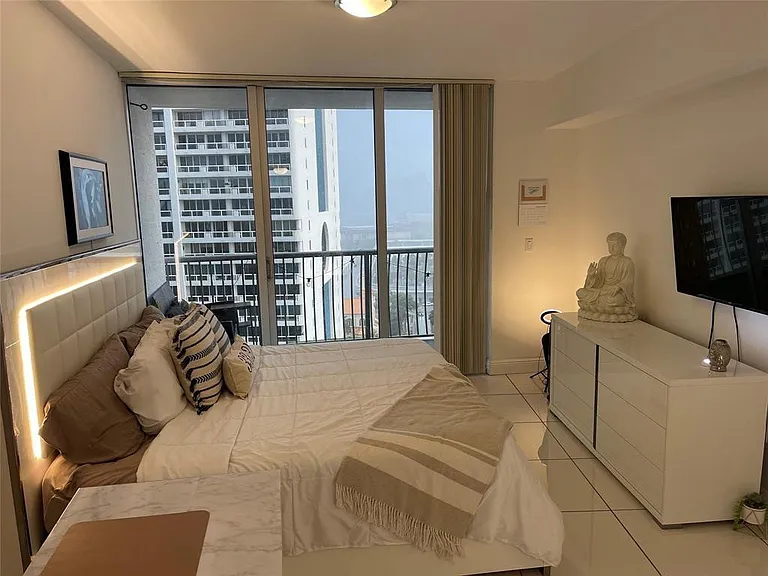 1750 N Bayshore Dr #2106 — Photo 14