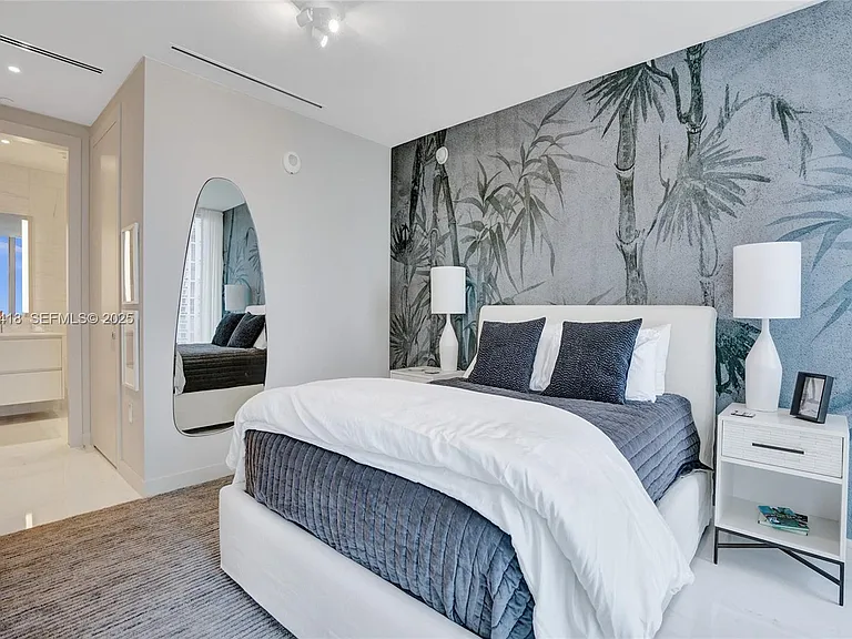 300 Biscayne Blvd #2305W — Photo 28