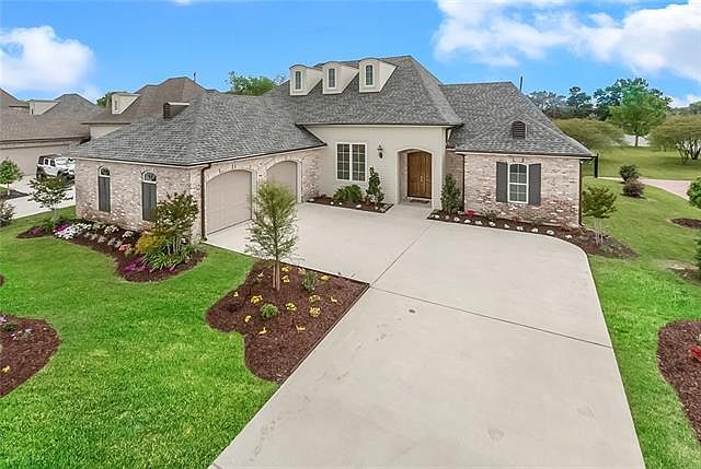 1st image of 153 Dogwood Dr