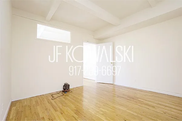 Rented by R New York | media 6