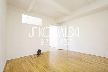 Rented by R New York