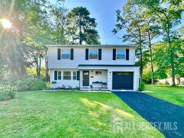 20 Evelyn Ter, Spotswood, NJ 08884