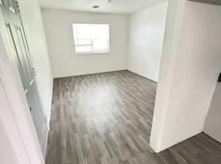 2838 E Cardinal Dr, Decatur, IL 62526