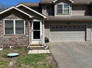 107 Holmgren Dr, Stroudsburg, PA 18360