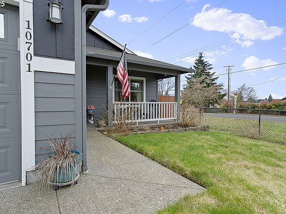3rd image of 10701 NE 88th St