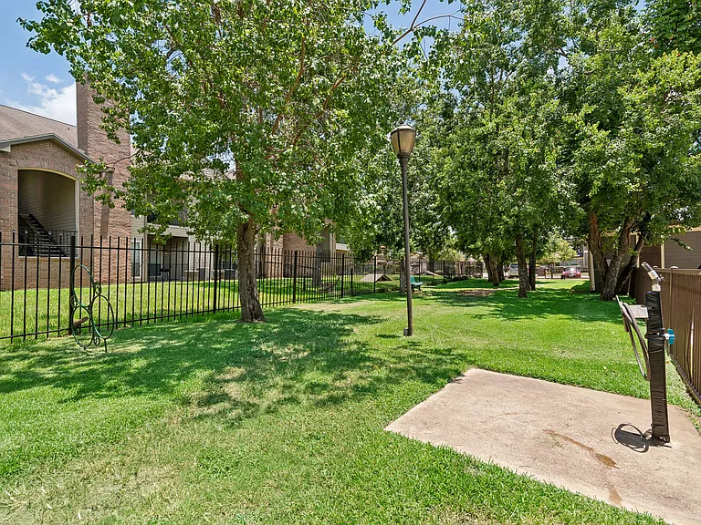 Plantation Park Apartments — Photo 46