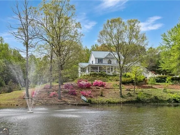 195 Forest Glen Dr, Waleska, GA 30183