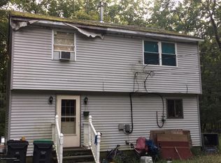 219 Castle Dr, East Stroudsburg, PA