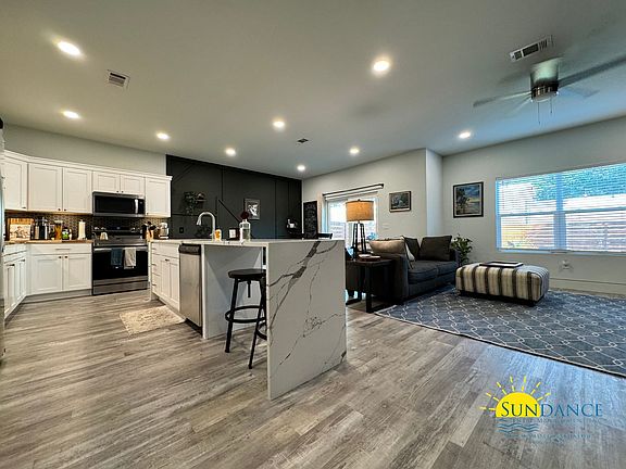5th image of 369 Lowery Dr NW