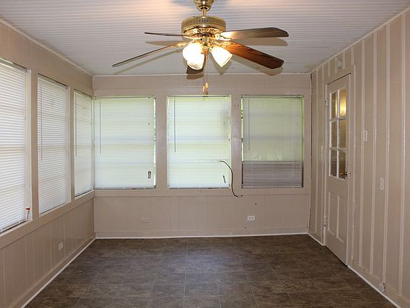 4th image of 2 E Lutcher Ave