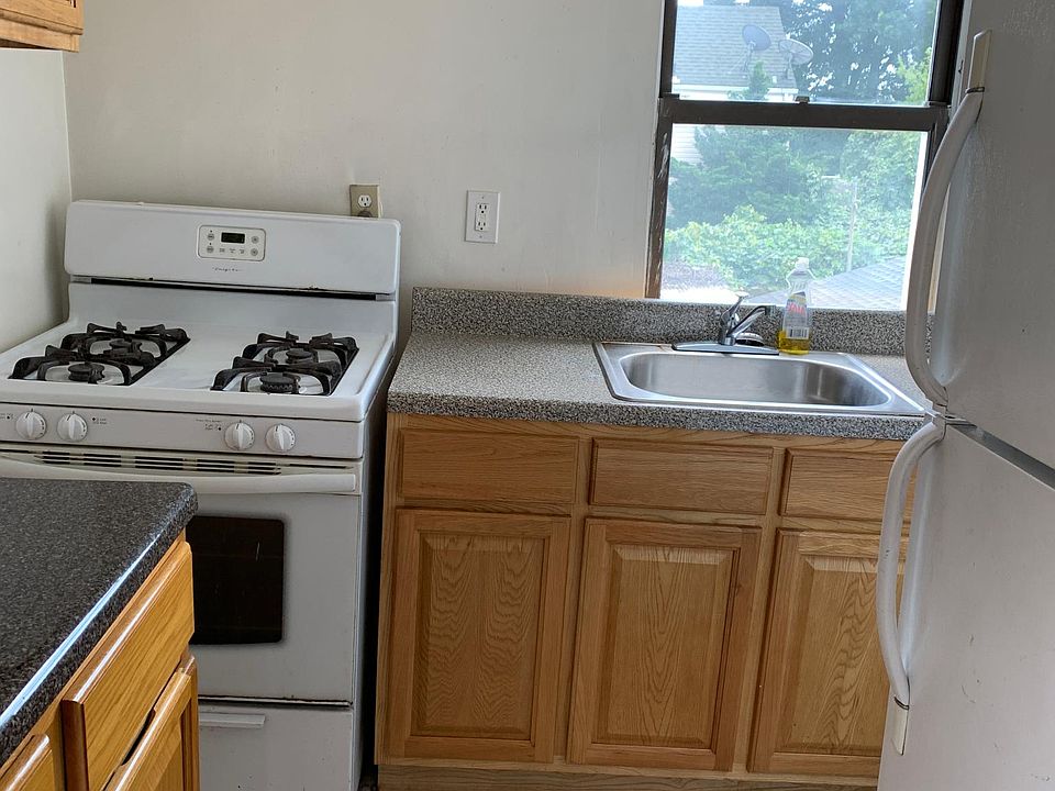 2nd image of 12306 107th Ave Floor 2