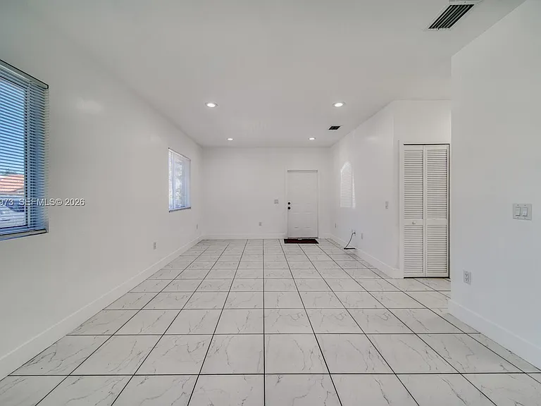 14708 NE 7th Ave #14711 — Photo 17