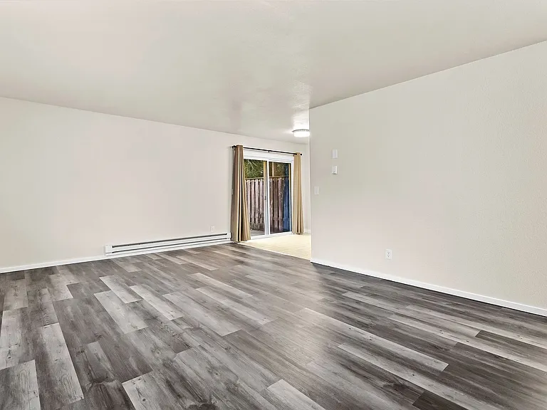 17354 SW Merlo Rd — Photo 18