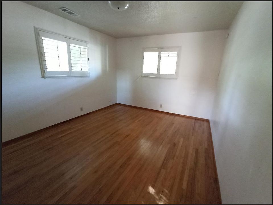 2nd image of 410 E 14th St