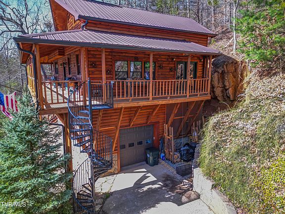 2nd image of 665 Laurels Rd