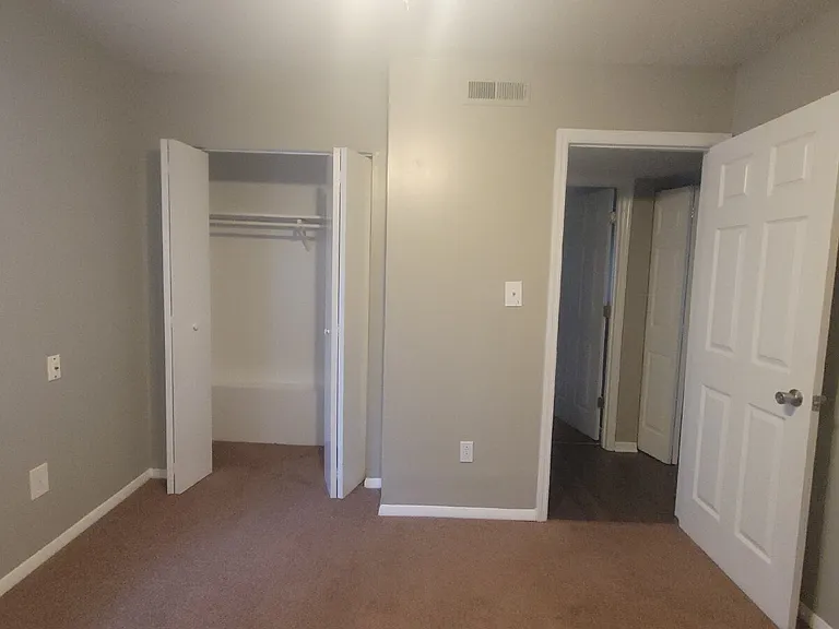 906 Candlewood Dr NW #C — Photo 15
