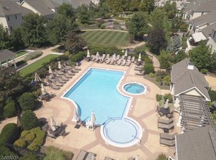 19 Lara Pl #93L, Warren, NJ 07059