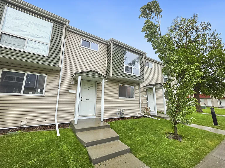 5425 Pensacola Cres SE — Photo 2