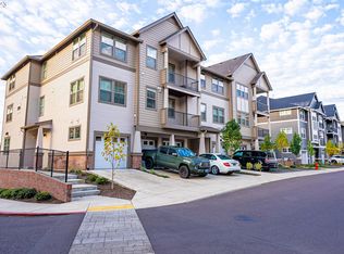 17124 SW Appledale Rd #404, Beaverton, OR 97007