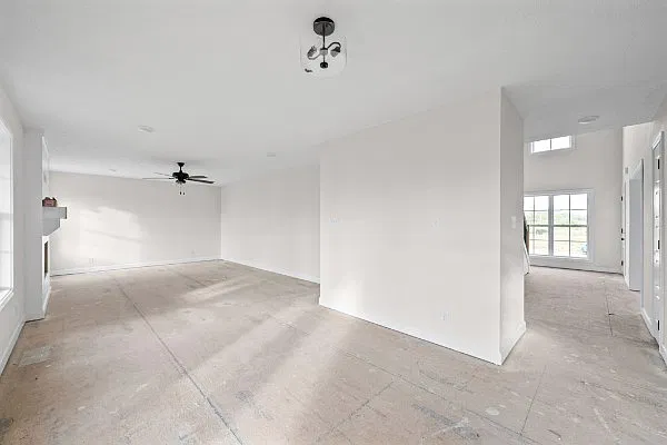 4 bed, 2050 sqft, $2,600 — Photo 4