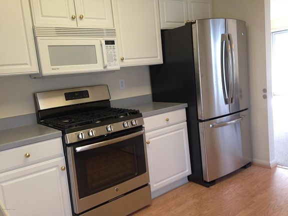 5th image of 7 Sunnyfield Ln