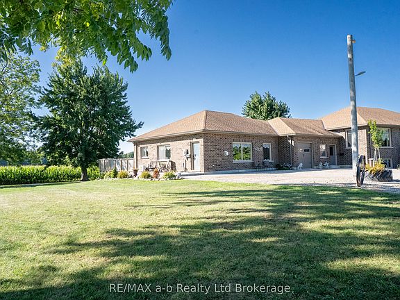 3rd image of 324500 Mount Elgin Rd
