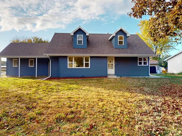 700 Walnut Ln, Storm Lake, IA 50588