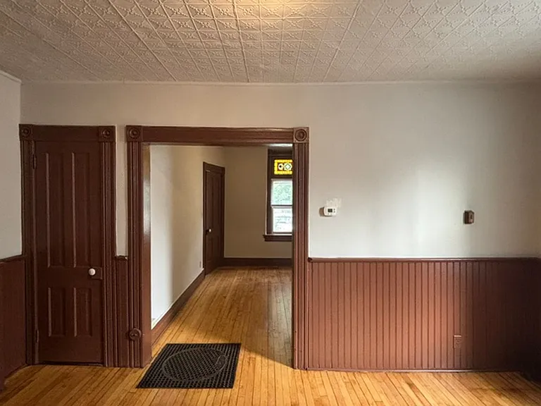 375 Erie Street — Photo 11