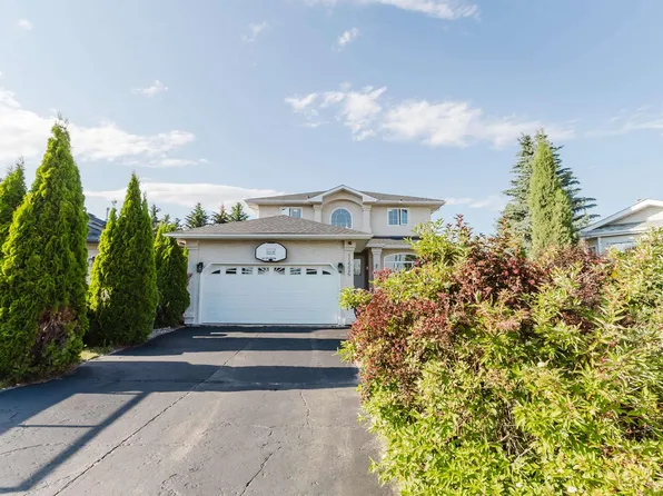 11526 9th Ave NW, Edmonton, AB T6J 6T9