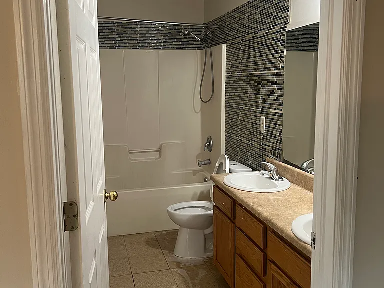 10553 Majestic Cir — Photo 24