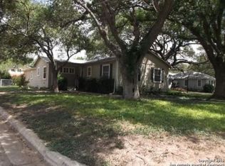 1208 26th St, Hondo, TX 78861