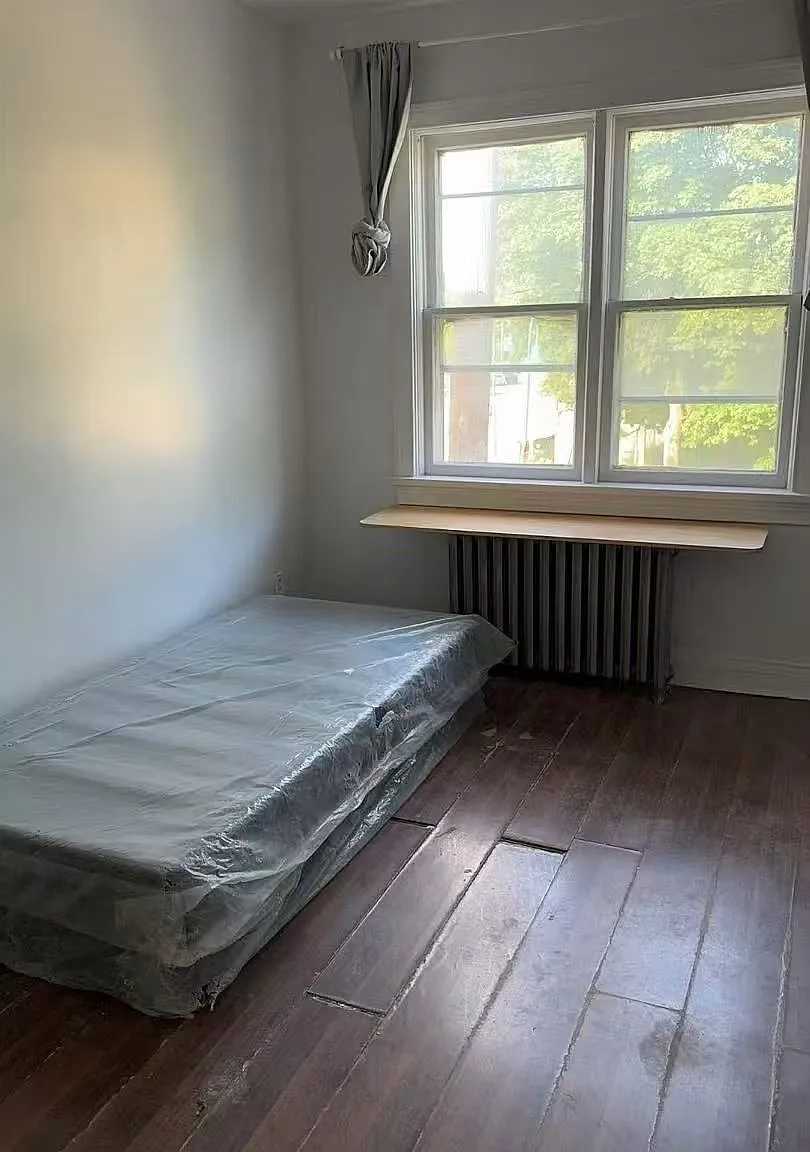 1 bed, $700 — Photo 1
