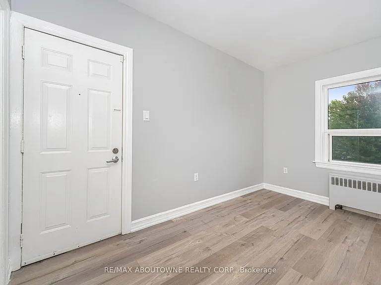 486 Holtby Ave #3 — Photo 4