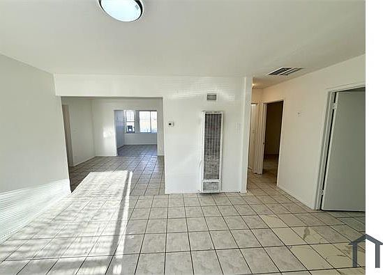 4th image of 38632 Landon Ave