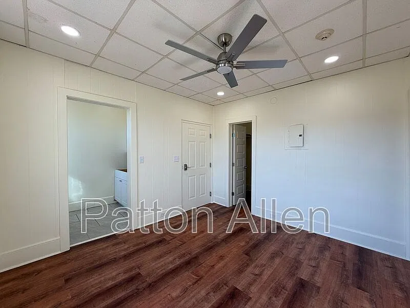 43 Ravenscroft Dr — Photo 4
