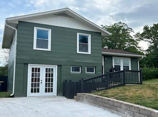 4936 E 40th Pl, Kansas City, MO 64130