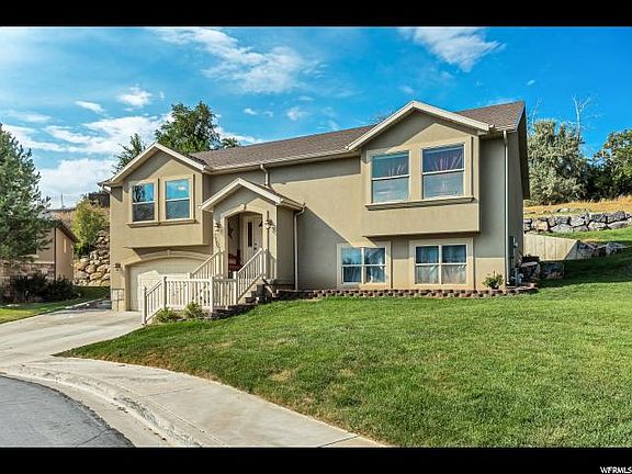 2nd image of 3503 E Fairway Cir