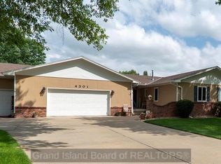 4301 Stratford Pl, Grand Island, NE 68803