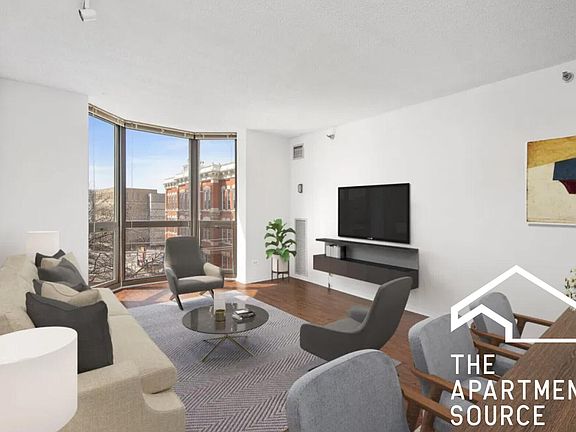 3rd image of 1002 N Lasalle St #512