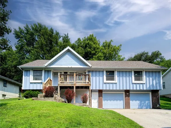 5510 NW Seminole Dr, Parkville, MO 64152