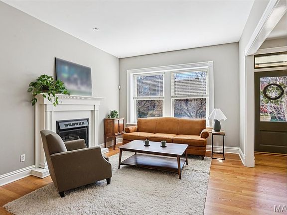 5th image of 3919 Hartford St