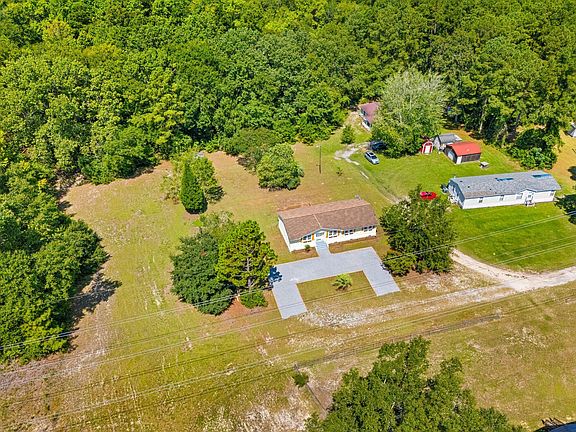 3rd image of 136 Mahoney Ln