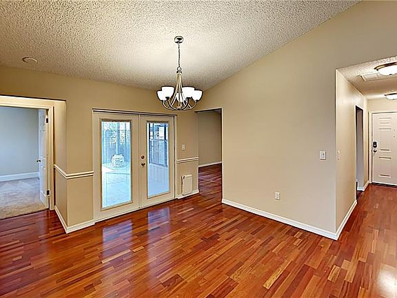 2nd image of 2743 Monica Ln