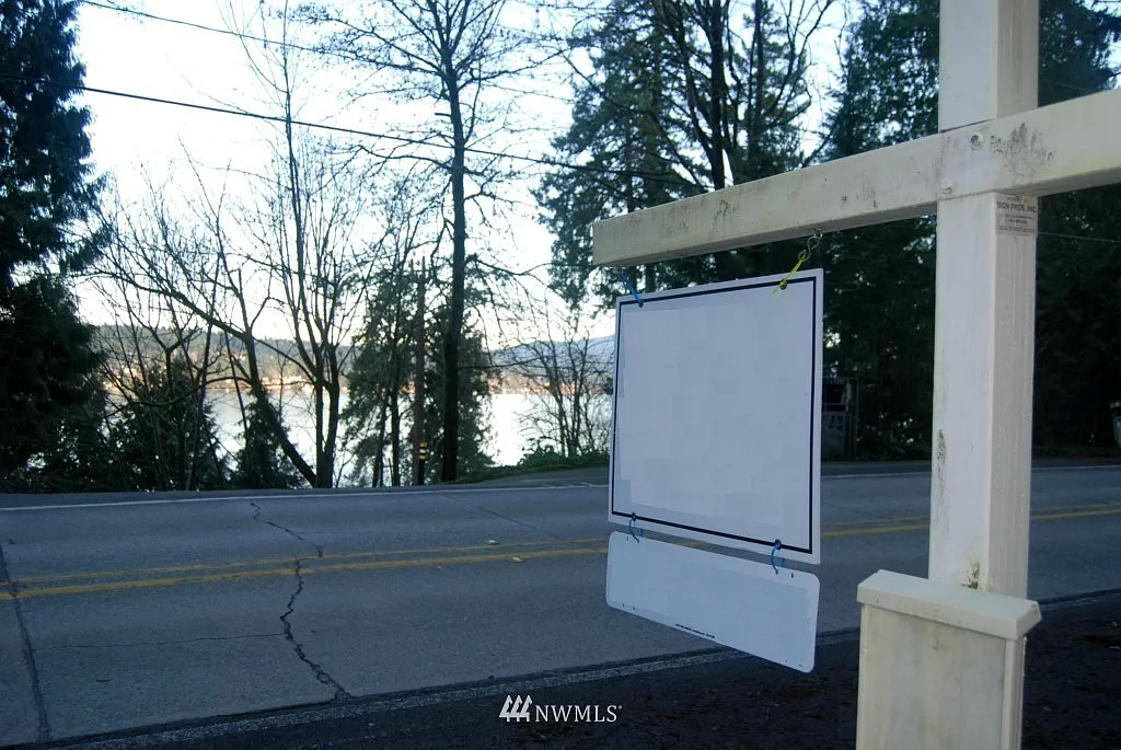 1601 W Lake Sammamish Parkway SE photo 1