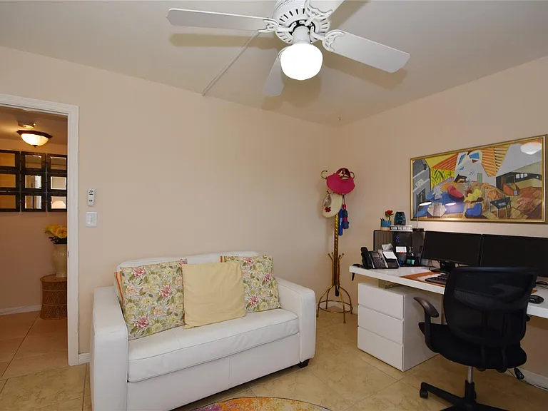 3111 NE 51st St #405C — Photo 29