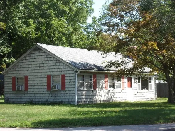 7 Western Ave, Barrington, RI 02806